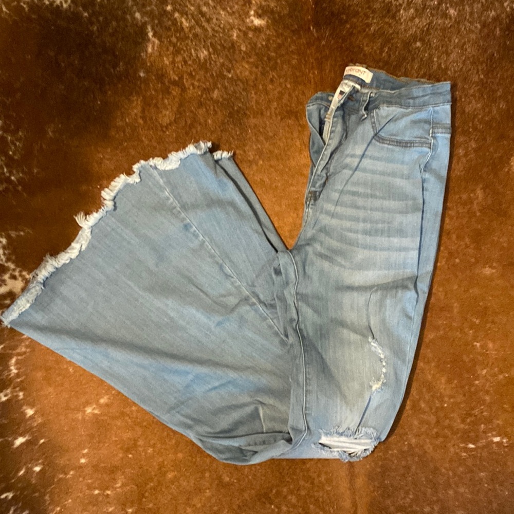 Bell bottoms, stretchy fit, distressed